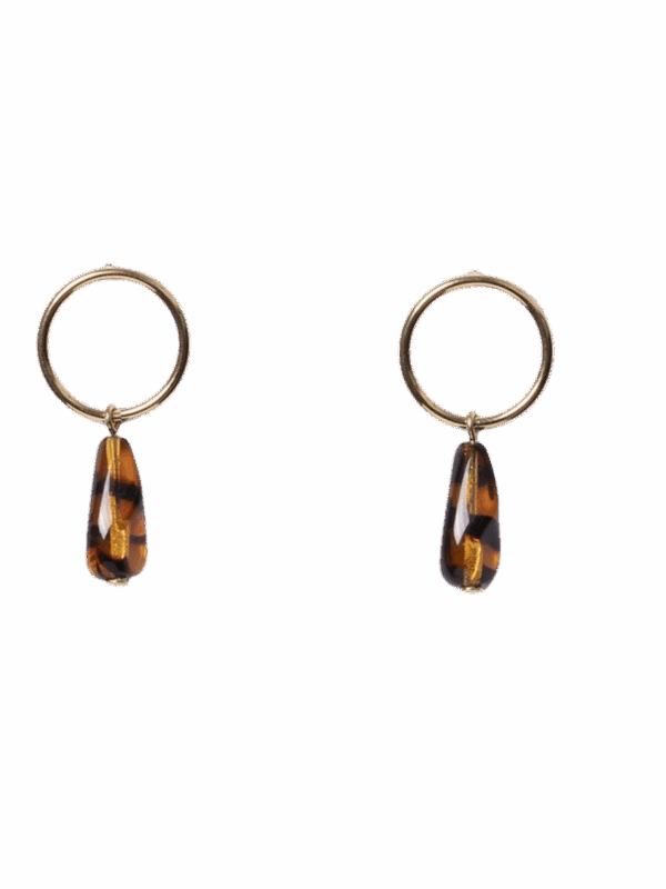 Boucles dorées minimalistes rehaussées d’une perle en verre vintage