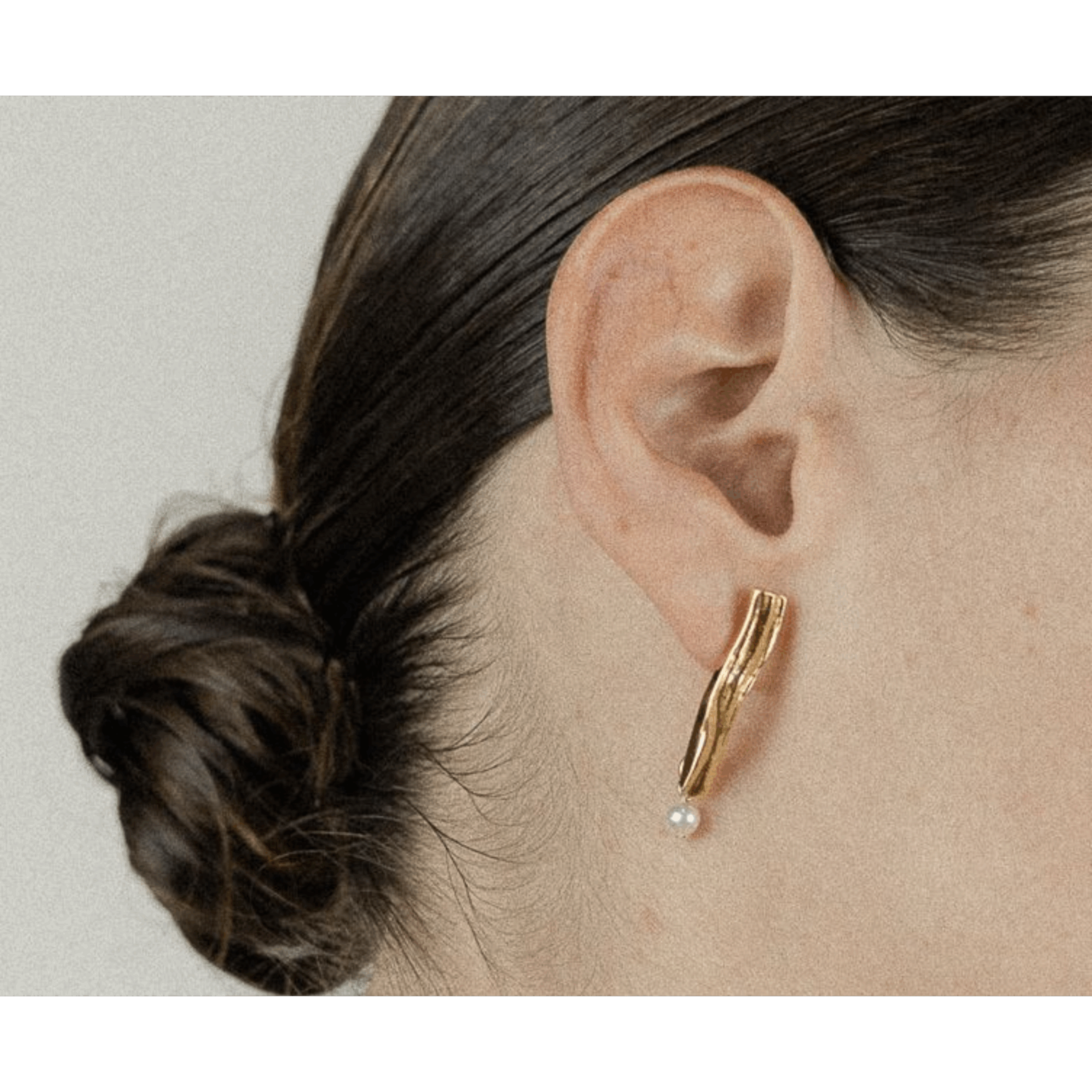 boucle rizo creme boucles d’oreilles dorées perle blanche