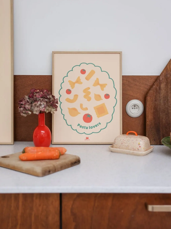 affiche L’affiche Pasta Lovers apporte une touche gourmande et colorée à votre cuisine, inspirée de l’art de vivre à l’italienne.